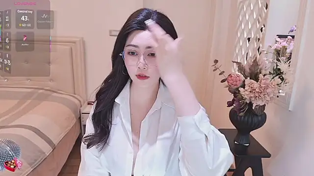 Snapshot of Tingdie chatting on November 30, 2:32 pm Tingdie online show from November 30, 2:32 pm