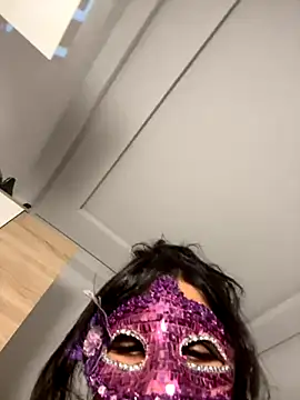 Snapshot of Roroo002 chatting on September 27, 8:14 pm Roroo002 online show from September 27, 8:14 pm