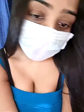 COZY ROZI online show from March 22, 6:47 pm