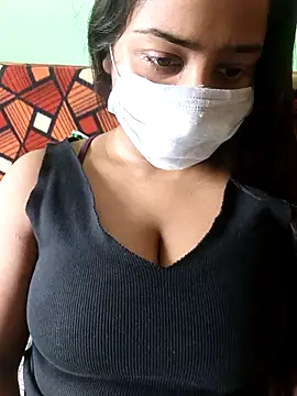 COZY ROZI online show from September 20, 8:04 am