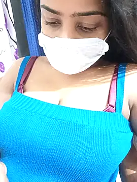 COZY ROZI online show from October 3, 4:59 pm