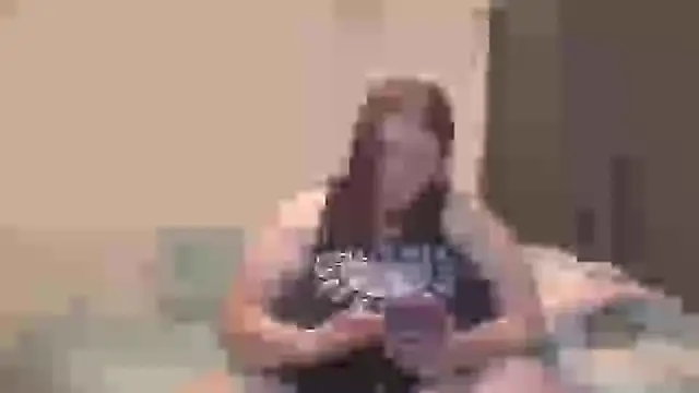 Snapshot of BubblyMoonie chatting on February 22, 2:06 am BubblyMoonie online show from February 22, 2:06 am