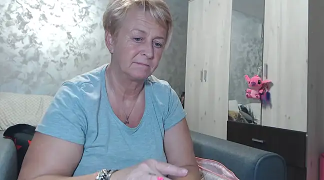 RosesandLillies online show from February 12, 5:16 pm