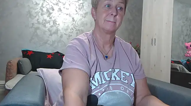 RosesandLillies online show from March 11, 5:57 pm