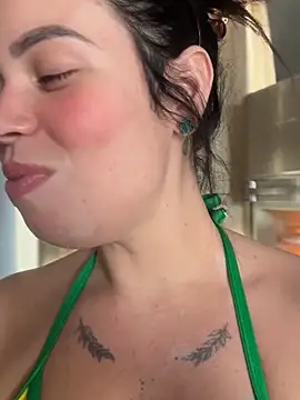 Snapshot of segb chatting on October 16, 5:36 pm segb online show from October 16, 5:36 pm