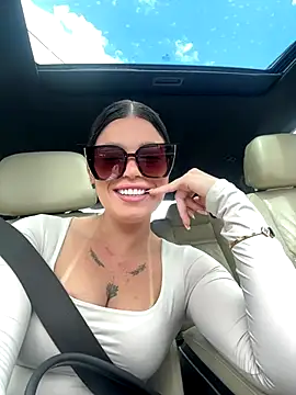 Snapshot of segb chatting on October 20, 3:45 pm segb online show from October 20, 3:45 pm