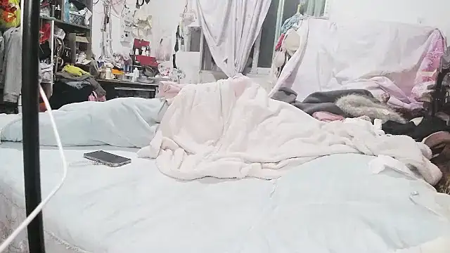 hebe-02 online show from April 12, 2:22 pm