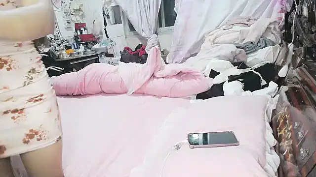 hebe-02 online show from April 19, 1:54 pm