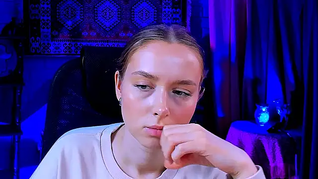 JenniferGraces online show from March 5, 11:17 am