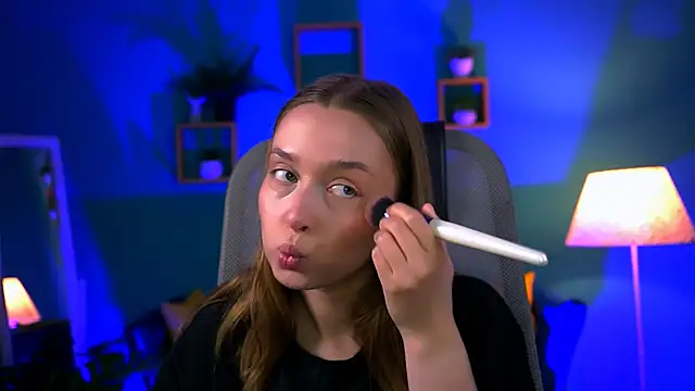 JenniferGraces online show from September 16, 12:11 am