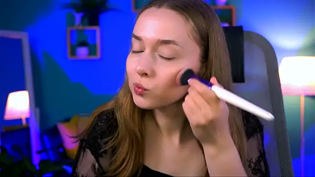 JenniferGraces online show from September 18, 8:33 pm