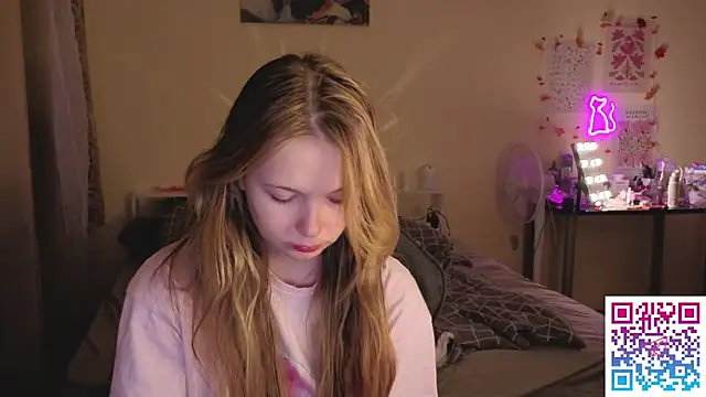 Snapshot of boozekirs_ chatting on October 27, 2:37 am boozekirs online show from October 27, 2:37 am