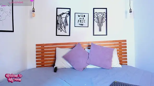 AbellaFox  online show from October 8, 6:49 pm