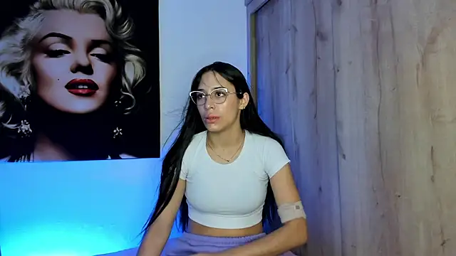 TANIA 06 online show from September 18, 1:24 pm