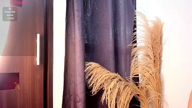 emily-777 online show from November 29, 9:18 pm