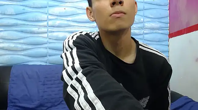 seigfried0 online show from February 20, 6:57 pm