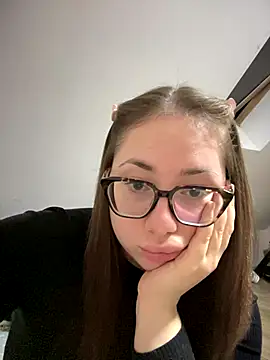 Snapshot of May_Alisa chatting on September 28, 6:57 pm May Alisa online show from September 28, 6:57 pm