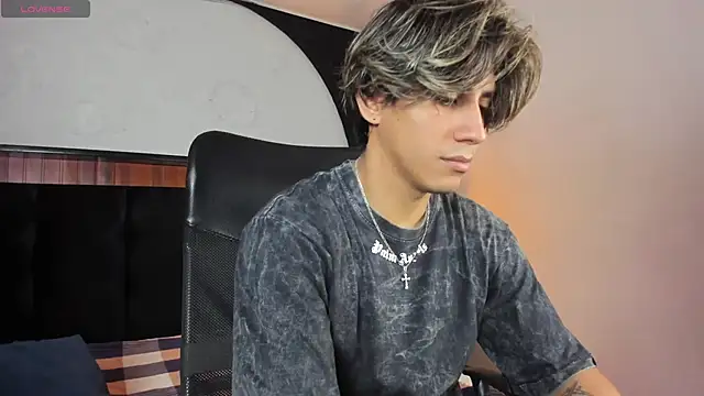 Snapshot of Allex_Cano chatting on September 12, 7:36 pm Allex Cano online show from September 12, 7:36 pm