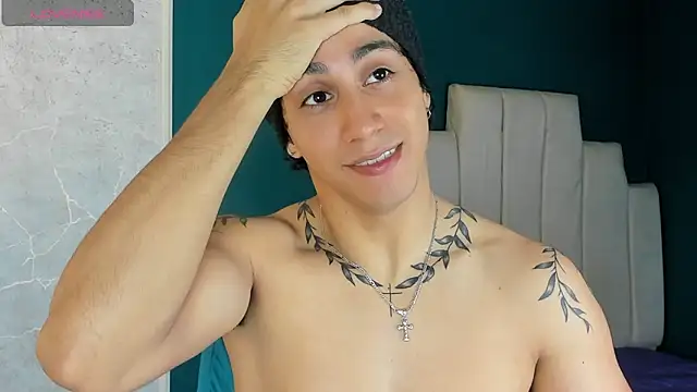 Snapshot of Allex_Cano chatting on October 2, 10:17 pm Allex Cano online show from October 2, 10:17 pm