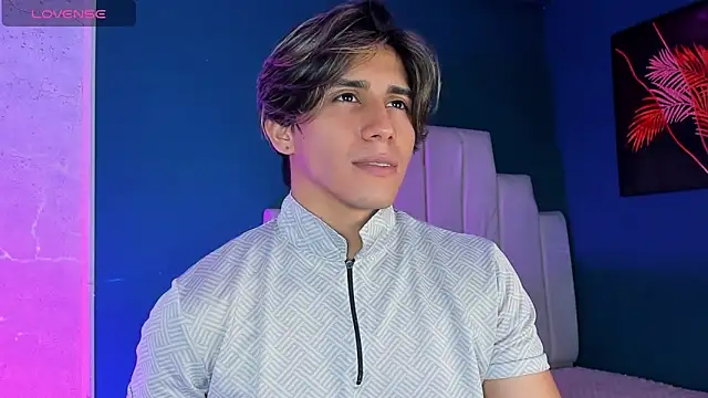 Snapshot of Allex_Cano chatting on October 10, 3:38 am Allex Cano online show from October 10, 3:38 am