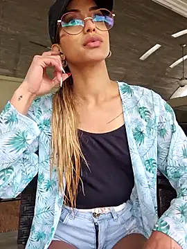 EmmyCortez online show from March 11, 9:48 pm