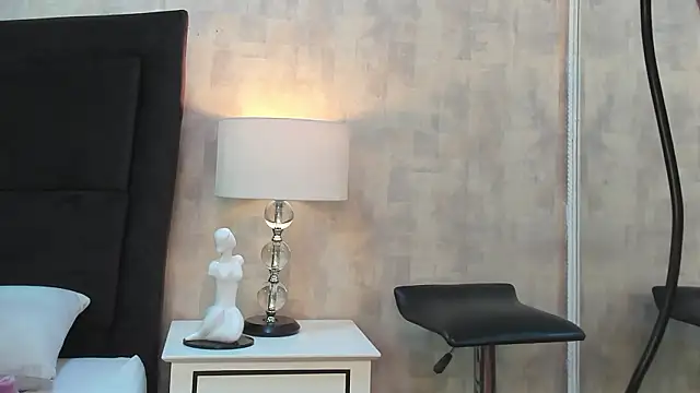 NahomyCarther online show from February 11, 3:55 am