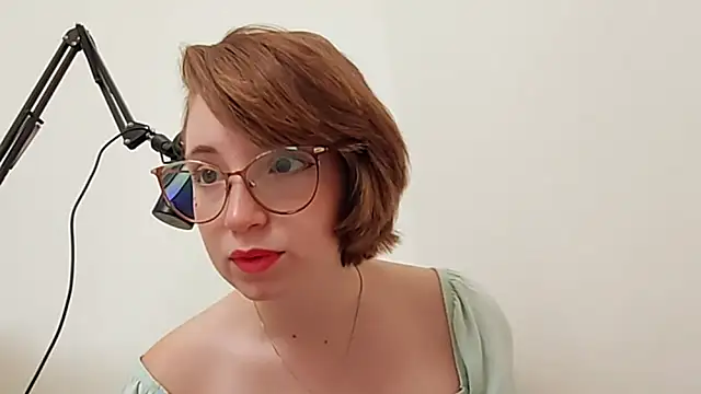 Snapshot of Elise_Nyx chatting on September 17, 12:18 pm Elise Nyx online show from September 17, 12:18 pm