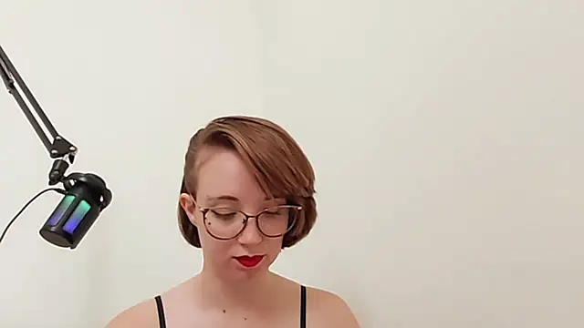 Snapshot of Elise_Nyx chatting on September 19, 11:33 am Elise Nyx online show from September 19, 11:33 am