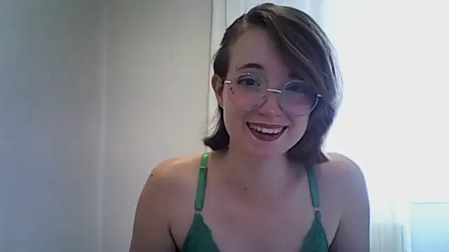 Snapshot of Elise_Nyx chatting on December 3, 2:15 pm Elise Nyx online show from December 3, 2:15 pm