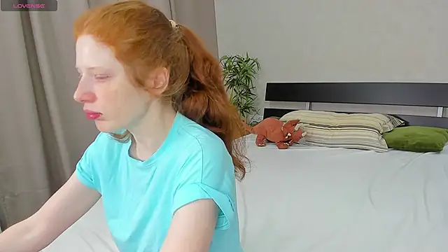 Sandra Wi1son online show from March 18, 2:25 am