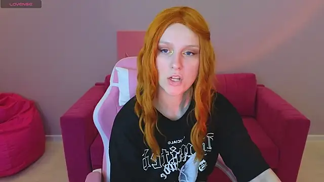 KristinMoore online show from March 22, 1:43 am