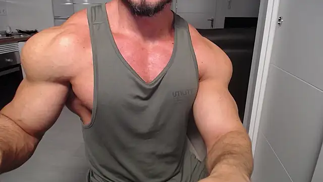 Snapshot of martins9 chatting on February 6, 9:12 am martins9 online show from February 6, 9:12 am