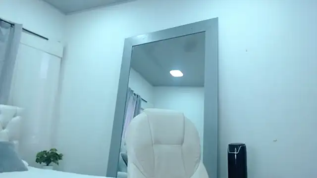 Snapshot of sebastian_colle chatting on February 25, 3:16 pm sebastian colle online show from February 25, 3:16 pm