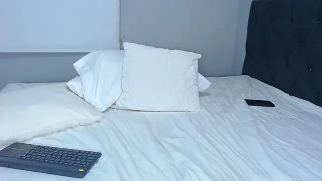 Snapshot of sebastian_colle chatting on March 11, 10:31 pm sebastian colle online show from March 11, 10:31 pm