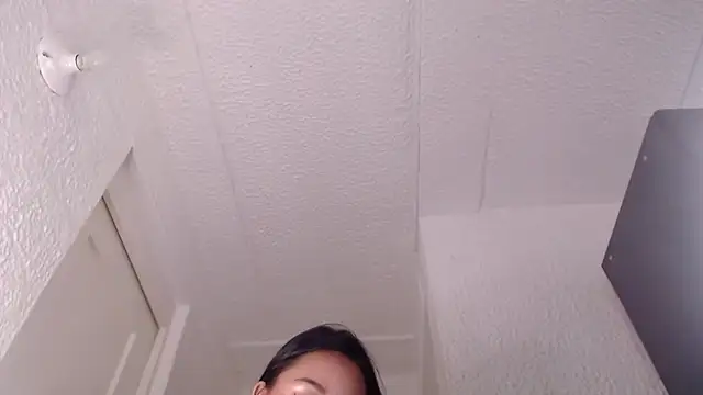 Snapshot of EngelCristaly chatting on March 3, 1:53 pm EngelCristaly online show from March 3, 1:53 pm