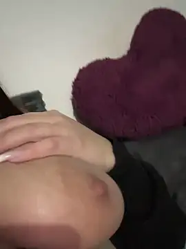 lola  med online show from February 28, 9:33 pm