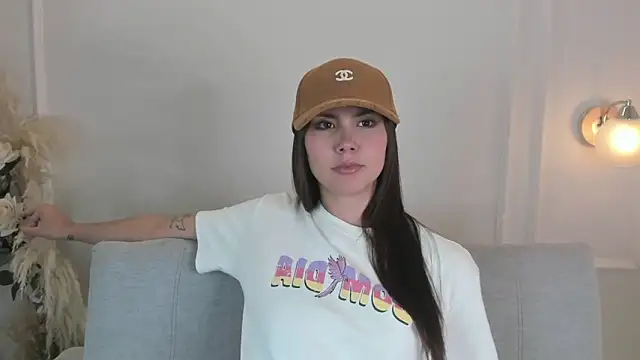 Snapshot of Celeste_99 chatting on March 13, 3:44 am Celeste 99 online show from March 13, 3:44 am