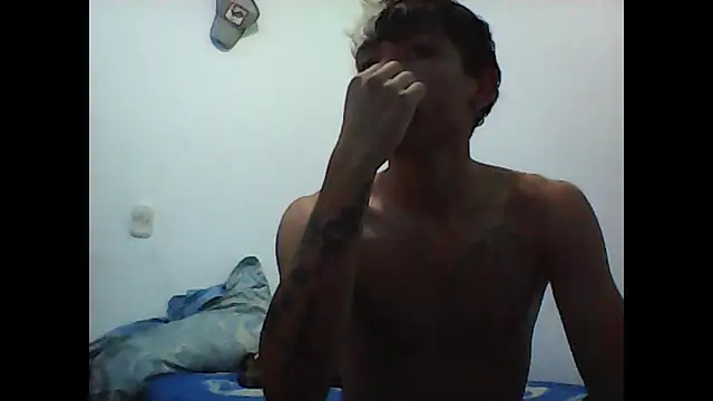 Snapshot of Dragonflyyp chatting on February 20, 12:41 am Dragonflyyp online show from February 20, 12:41 am