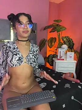 Snapshot of Tyla_Ks chatting on March 21, 1:45 am Tyla Ks online show from March 21, 1:45 am