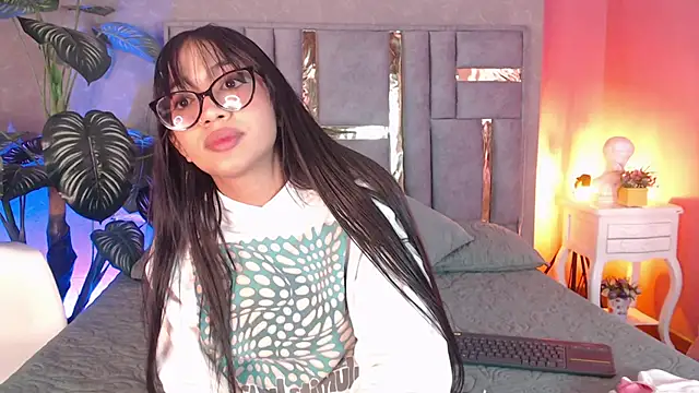 Snapshot of Tyla_Ks chatting on September 18, 7:49 pm Tyla Ks online show from September 18, 7:49 pm