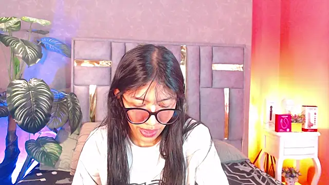 Snapshot of Tyla_Ks chatting on September 24, 7:39 pm Tyla Ks online show from September 24, 7:39 pm