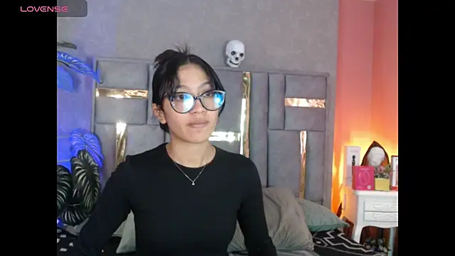 Snapshot of Tyla_Ks chatting on October 11, 7:34 pm Tyla Ks online show from October 11, 7:34 pm
