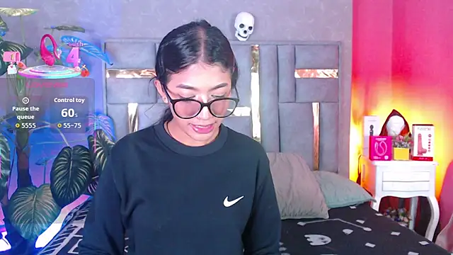 Snapshot of Tyla_Ks chatting on October 15, 7:36 pm Tyla Ks online show from October 15, 7:36 pm