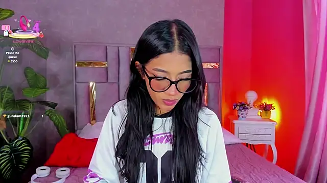 Tyla Ks online show from April 8, 7:58 pm