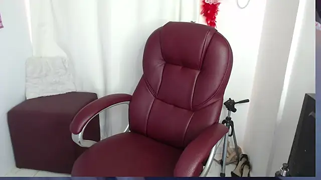 Mature 2025 online show from March 6, 5:20 pm