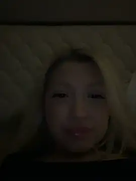 Snapshot of laraaaaaa chatting on March 17, 10:06 pm laraaaaaa online show from March 17, 10:06 pm