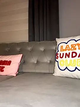 Snapshot of laraaaaaa chatting on December 17, 10:38 pm laraaaaaa online show from December 17, 10:38 pm