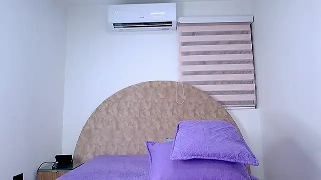 Snapshot of abigail_fx chatting on November 21, 3:05 am abigail fx online show from November 21, 3:05 am