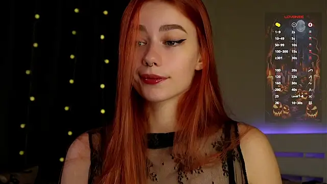 Snapshot of EmilaMills chatting on November 1, 1:13 pm EmilaMills online show from November 1, 1:13 pm