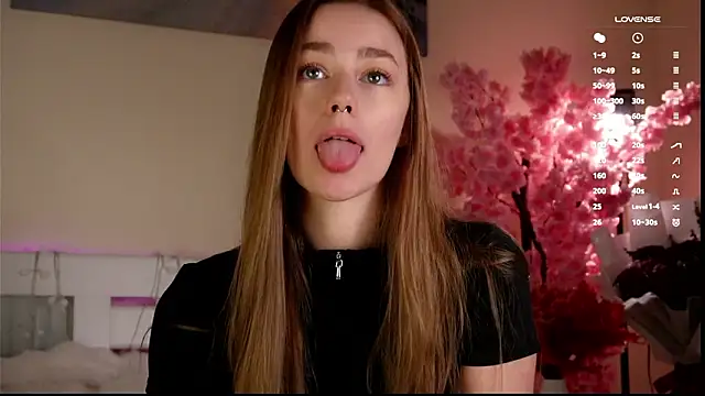 EmilaMills online show from March 14, 9:26 am